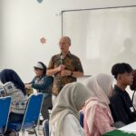 workshop edukasi iklim lewat skema Climate Fresk untuk mempersiapkan mahasiswa menghadapi isu-isu ekologis global.